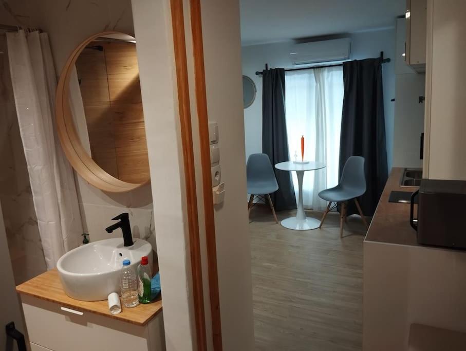 Nektar Cosy Apartment In City Centre Atény Exteriér fotografie